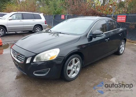 2012 Volvo S60 T5 z USA, uszkodzony, nr VIN YV1622FS2C2053908